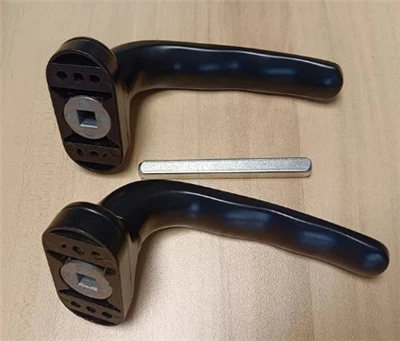 Kit de bloqueig de portes de PVC rígid per portes corredisses